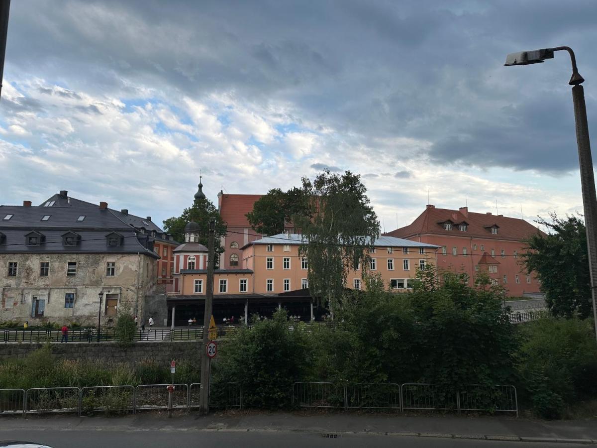 Apartament Przy Cieplickich Tezniach Jelenia Gora Exterior photo
